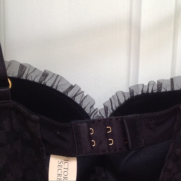 Victoria’sSecret black sheer lingerie top(only).NWT.Molded cups.Ruffled bottom. - Picture 3 of 8
